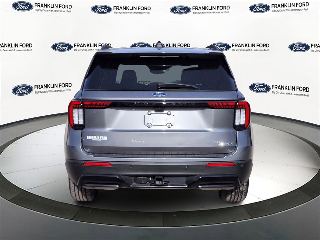 Certified 2025 Ford Explorer ST-Line image 4
