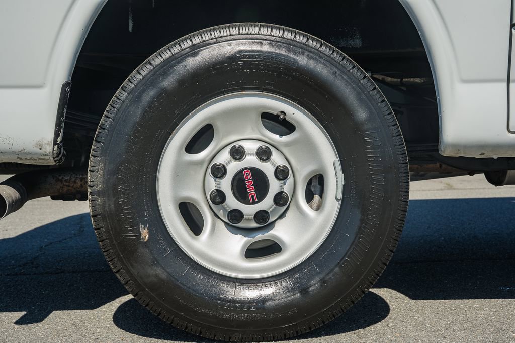 Used 2024 GMC Savana 2500 w/ Driver Convenience Package RWD image 22