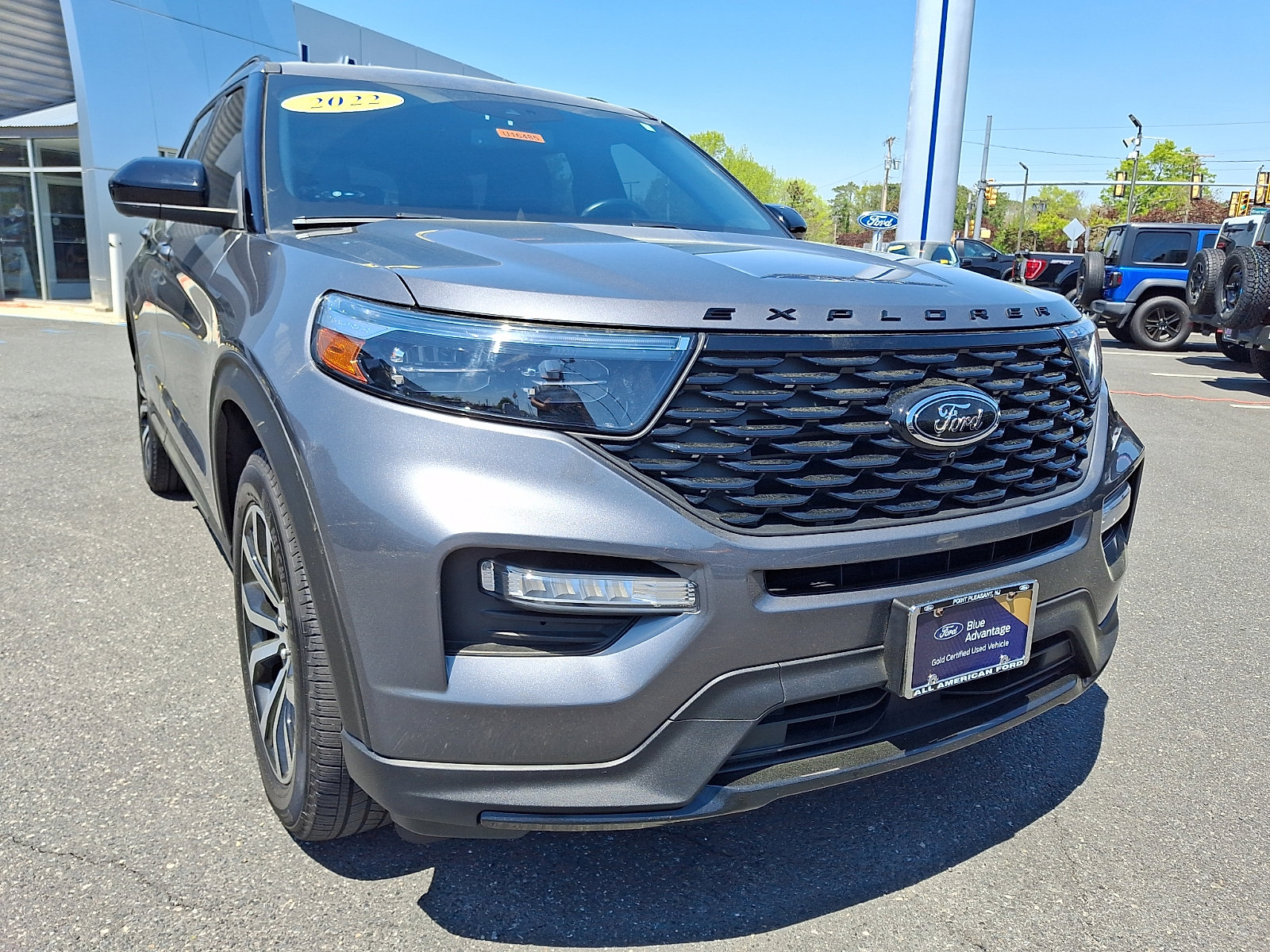 Certified 2022 Ford Explorer ST-Line AWD/4WD image 2
