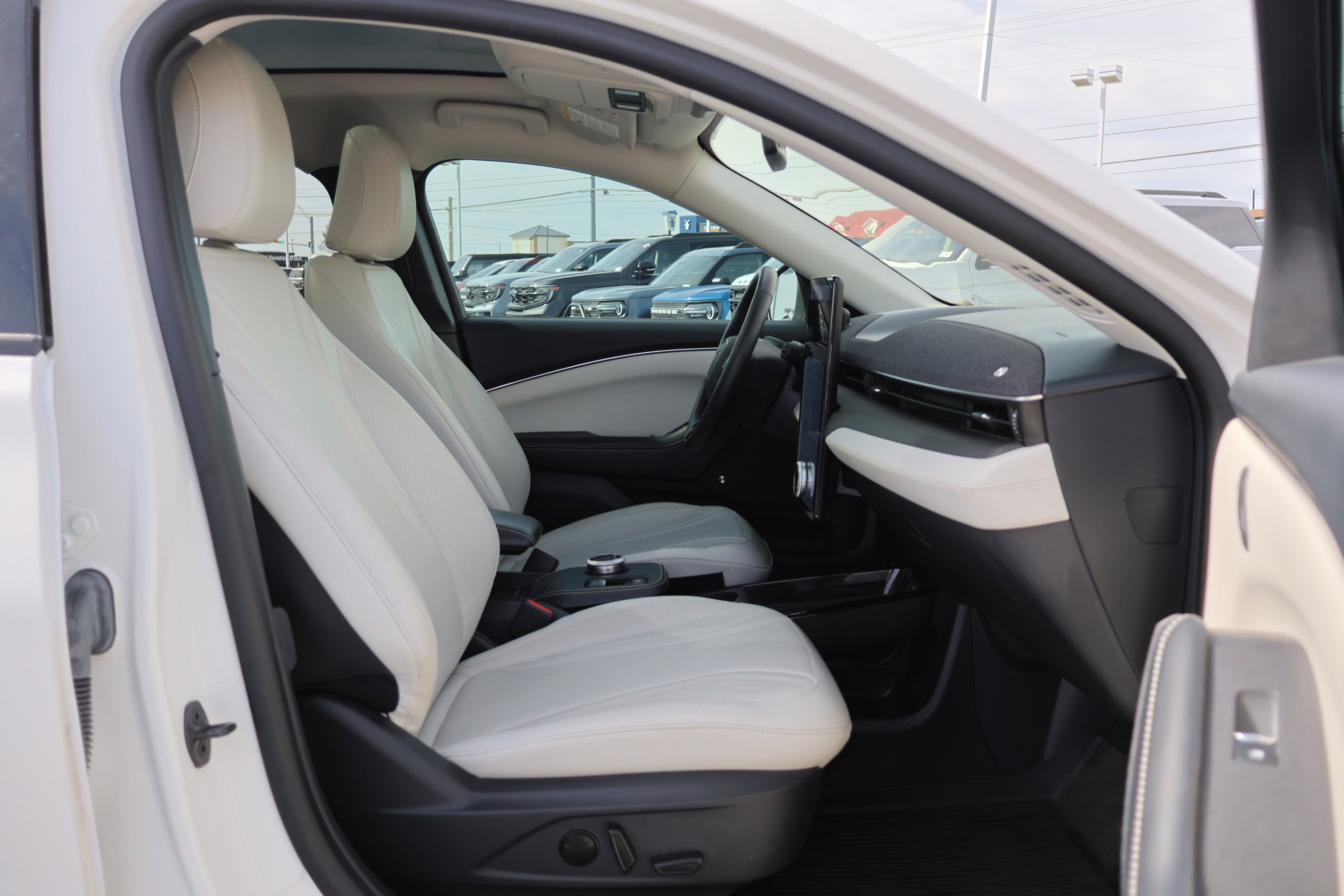 Certified 2024 Ford Mustang Mach-E Premium image 33