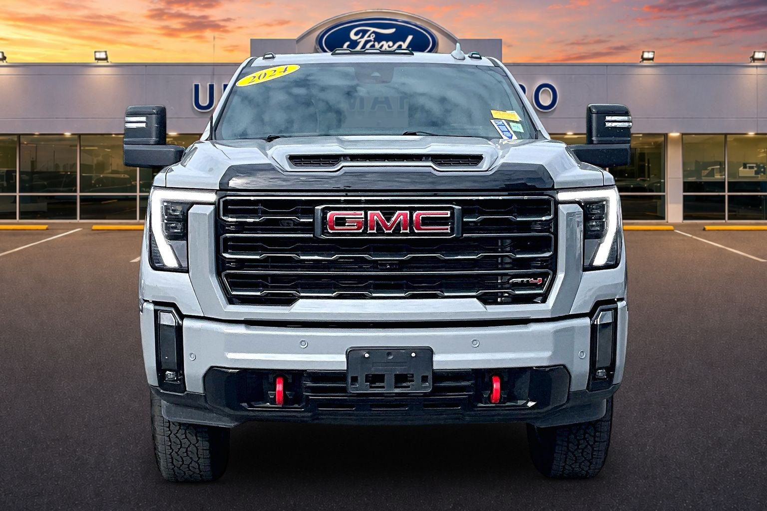 Used 2024 GMC Sierra 3500 AT4 w/ AT4 Premium Plus Package AWD/4WD image 3