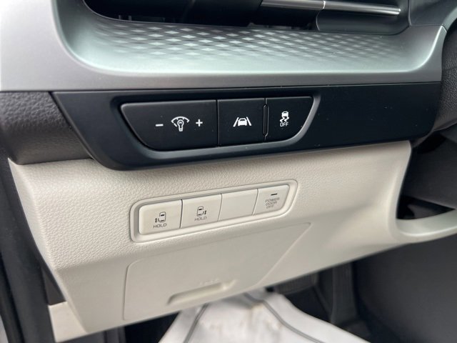 Used 2022 Kia Carnival LX image 10