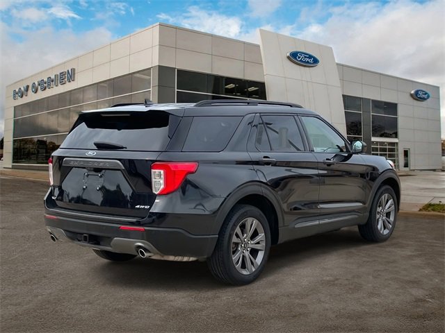 Certified 2022 Ford Explorer XLT w/ Equipment Group 202A image 4