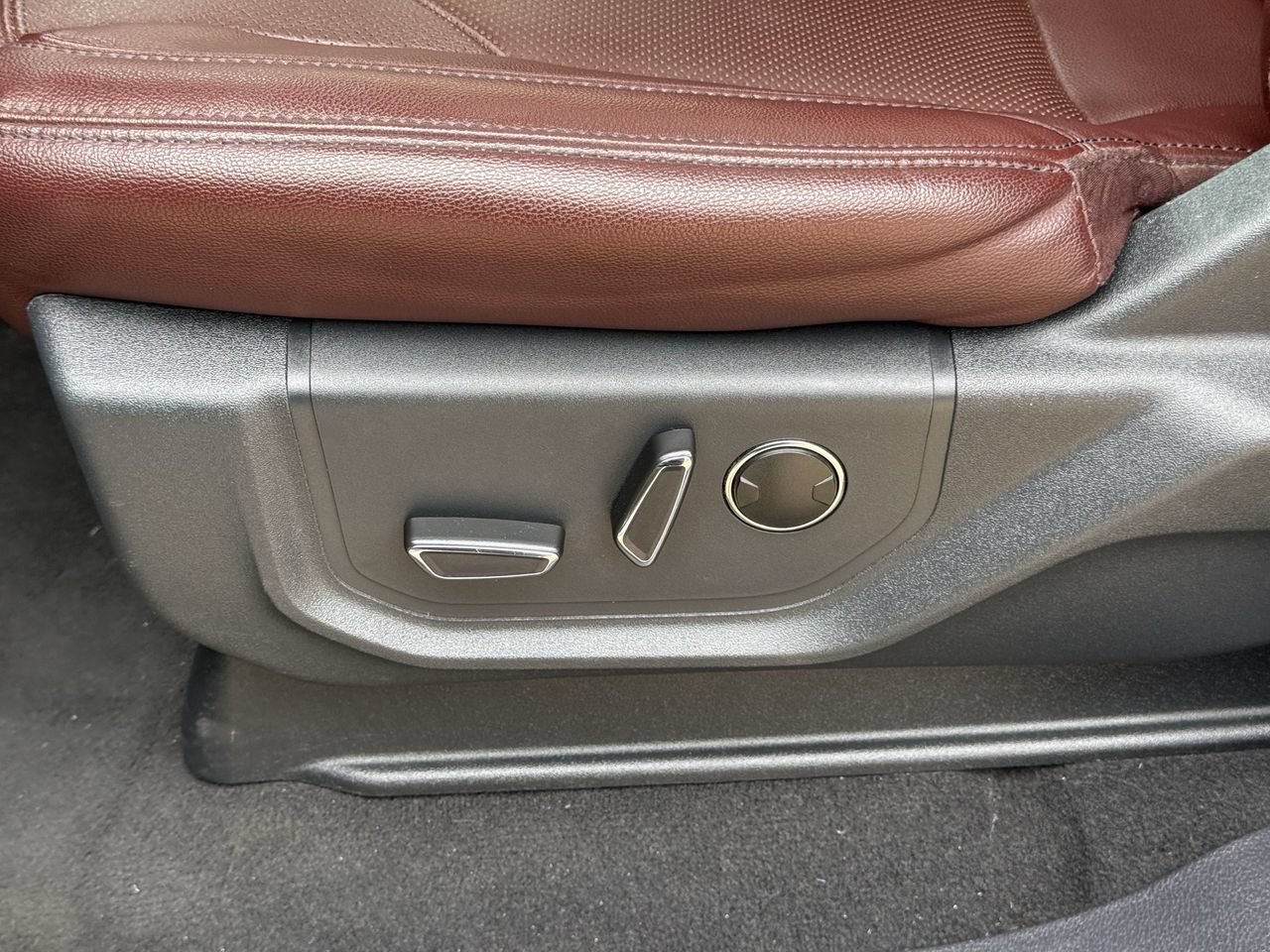 Certified 2024 Ford Expedition Limited RWD image 26