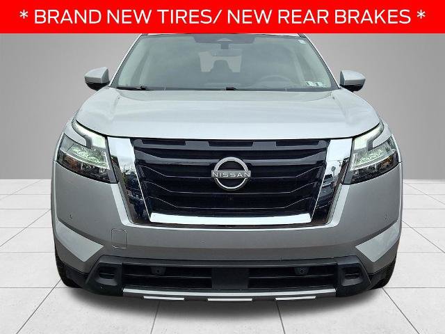 Used 2024 Nissan Pathfinder Platinum w/ Cargo Package FWD image 2