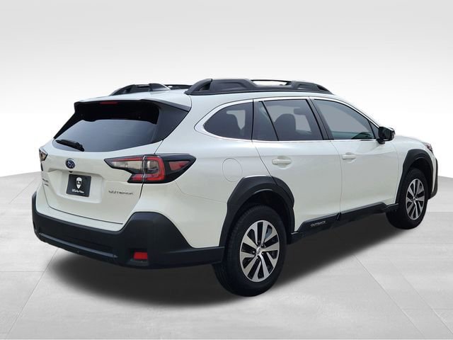 Used 2023 Subaru Outback Premium image 5