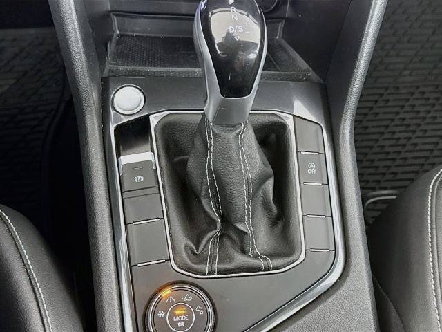 Used 2023 Volkswagen Tiguan SE AWD/4WD image 17
