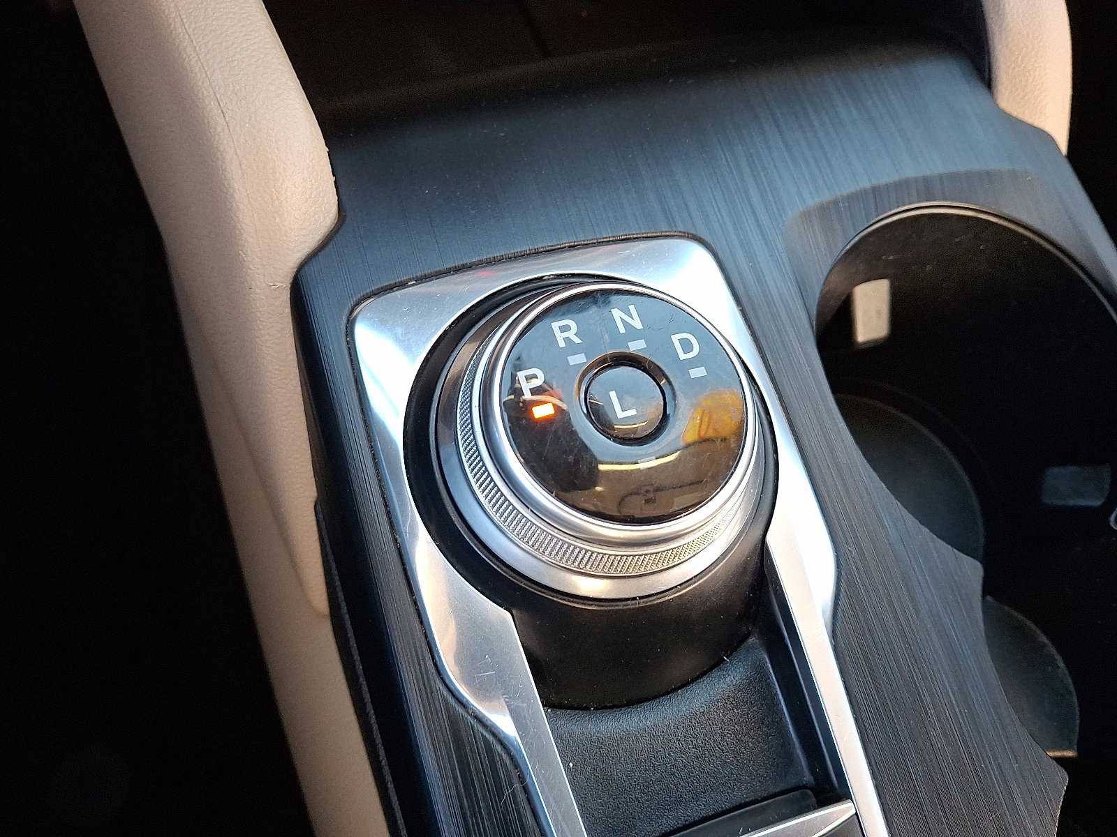 Certified 2020 Ford Escape SE image 22