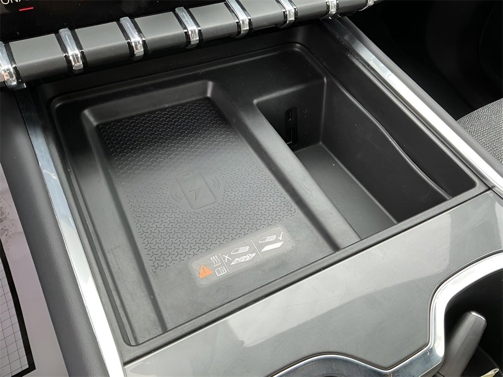 Used 2025 GMC Acadia Elevation image 40