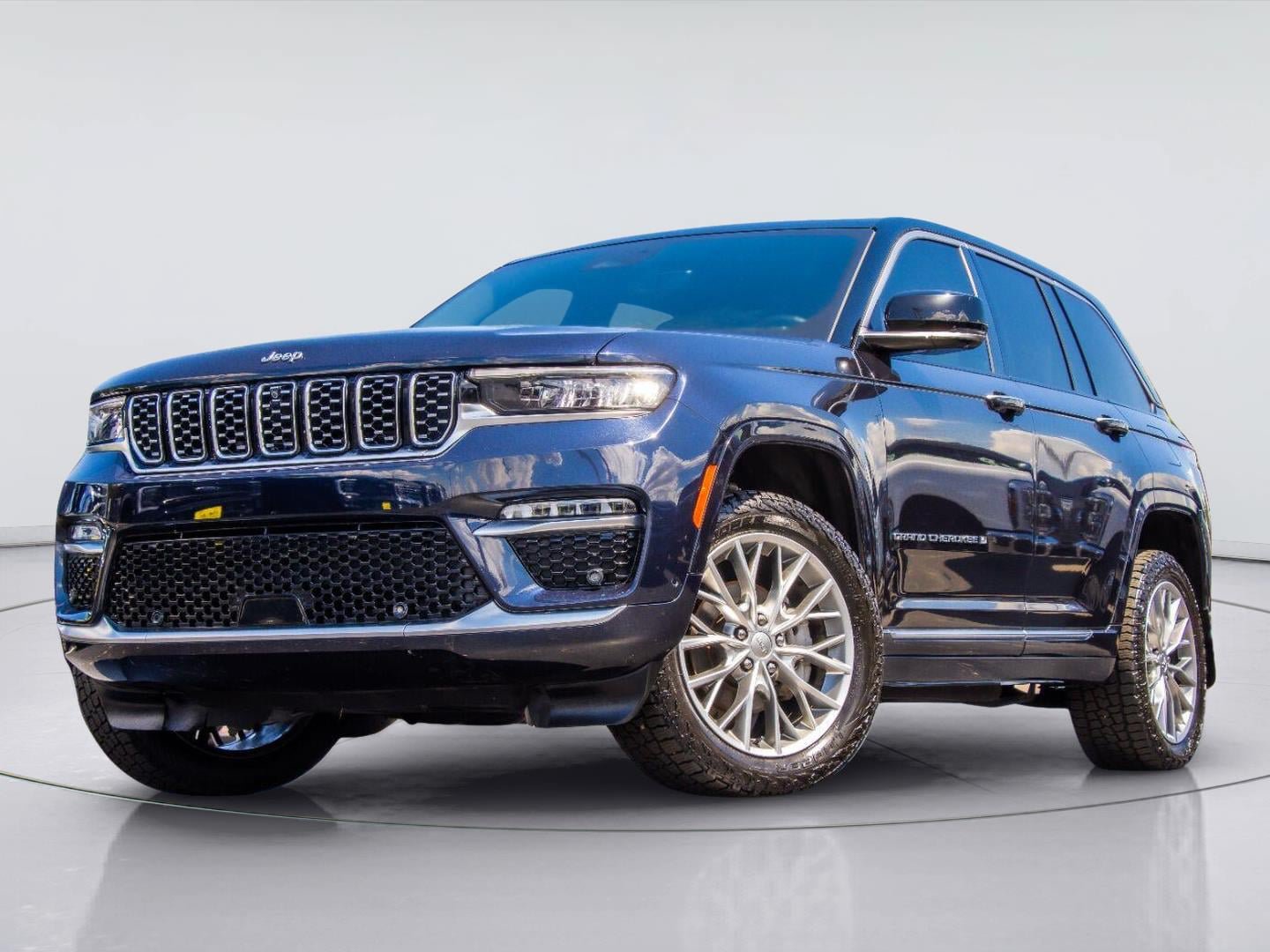 Used 2023 Jeep Grand Cherokee Summit w/ Luxury Tech Group V