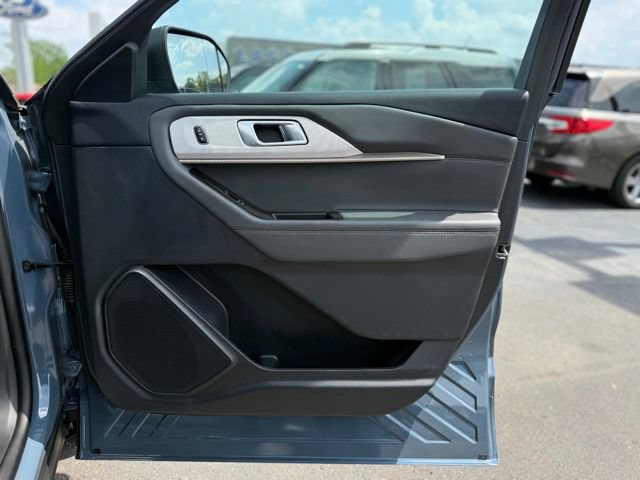 Certified 2025 Ford Explorer Active AWD/4WD image 19