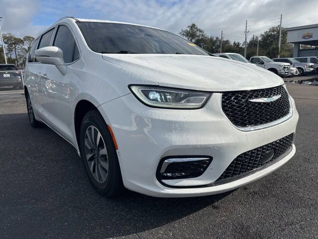 Used 2021 Chrysler Pacifica Touring-L w/ Uconnect Theater Family Group image 1