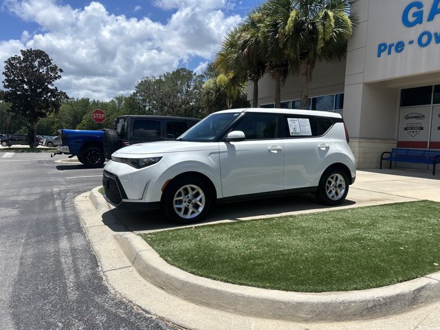 Used 2024 Kia Soul LX w/ Option Group 015 FWD image 9