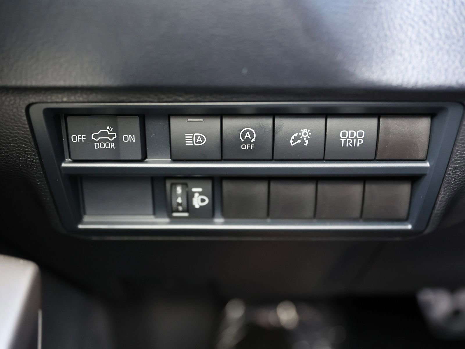 Used 2025 Toyota Tundra SR5 w/ TRD Off-Road Package AWD/4WD image 39