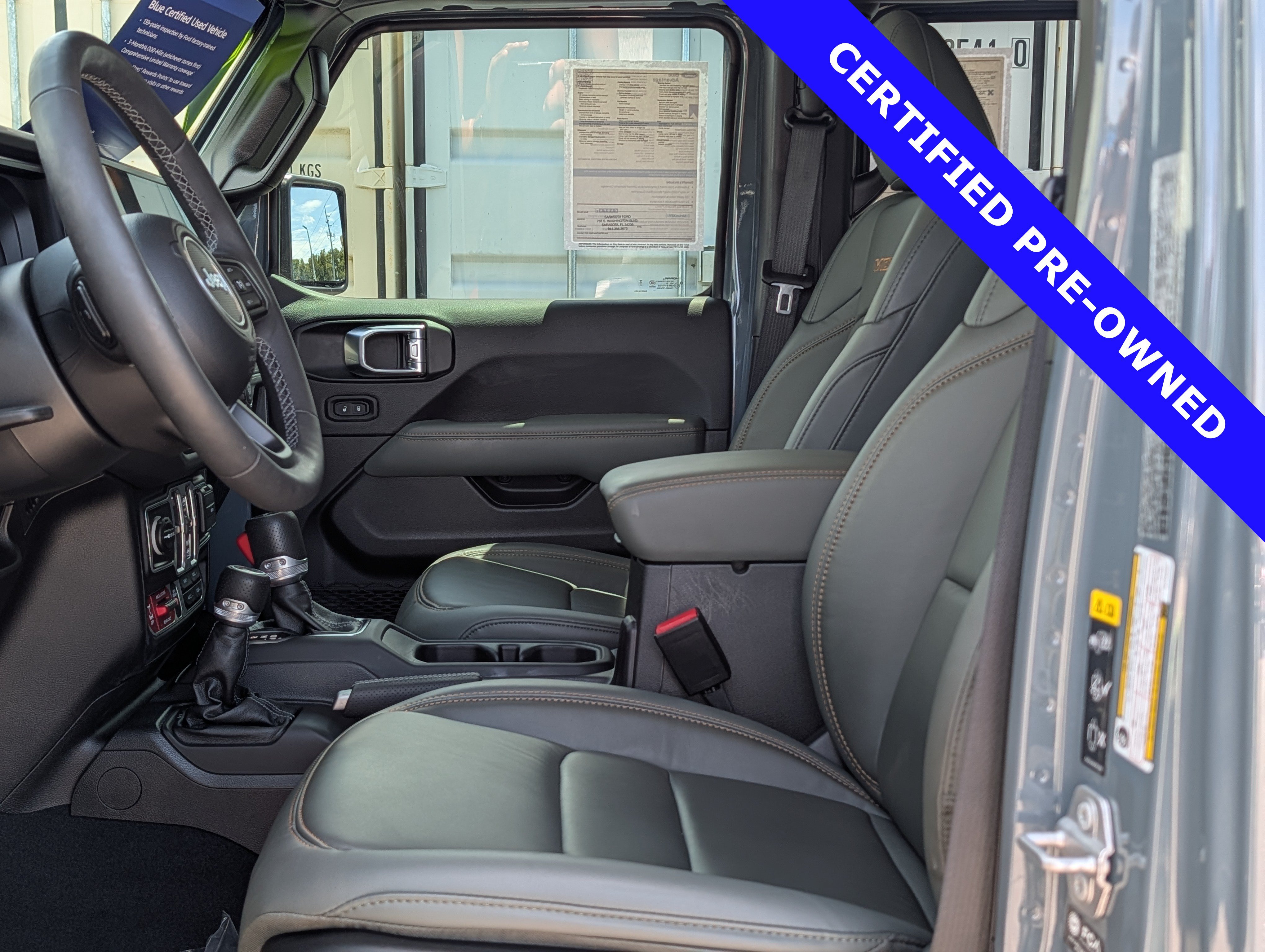 Used 2025 Jeep Gladiator Mojave w/ Convenience Group AWD/4WD image 28