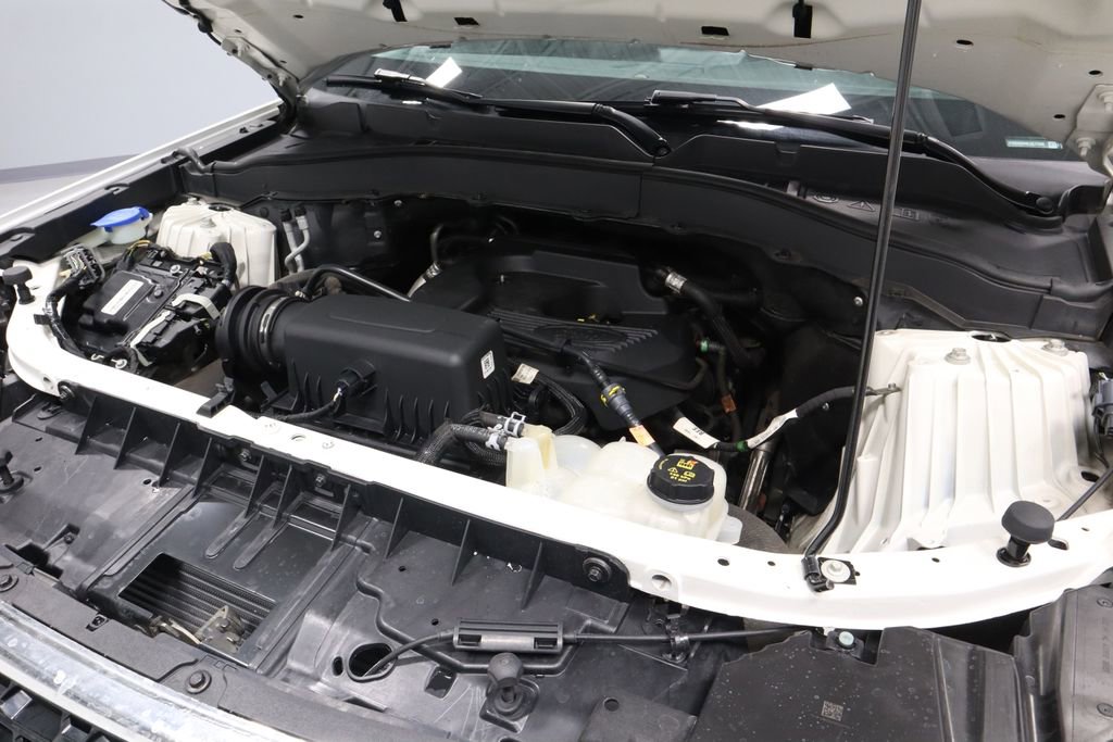 Certified 2020 Ford Explorer XLT w/ Equipment Group 202A image 13