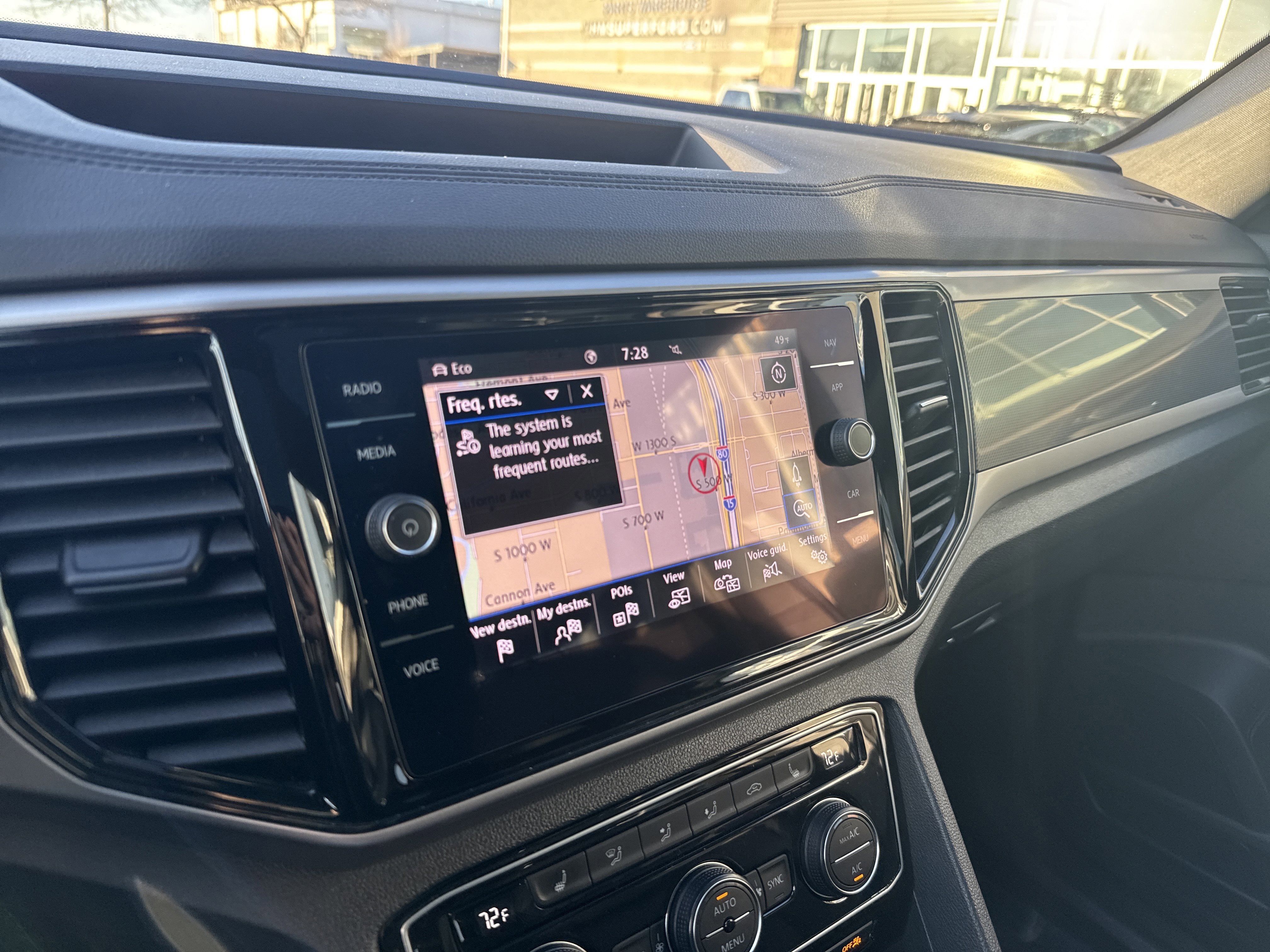 Used 2020 Volkswagen Atlas Cross Sport SEL R-Line image 22