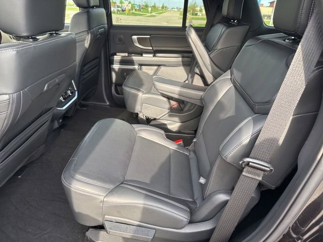 Certified 2025 Ford Expedition Platinum w/ Stealth Performance Package AWD/4WD image 18