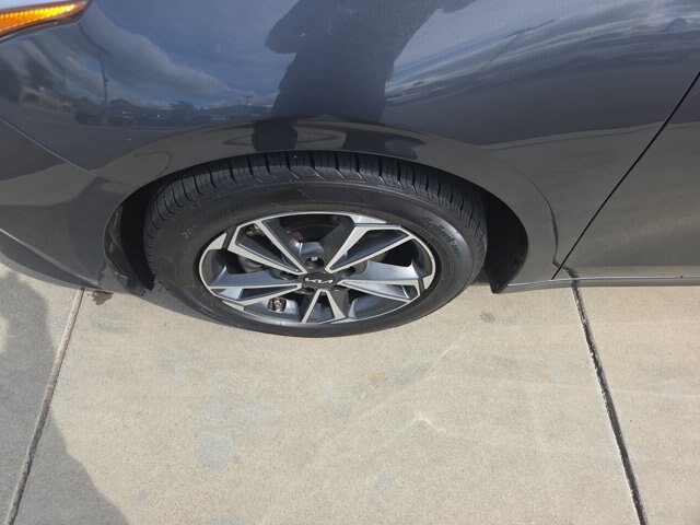 Used 2023 Kia Forte LXS FWD image 9