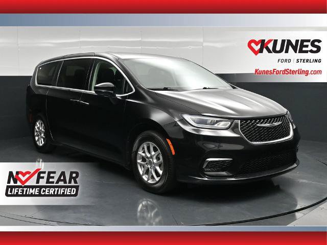 Used 2024 Chrysler Pacifica Touring-L