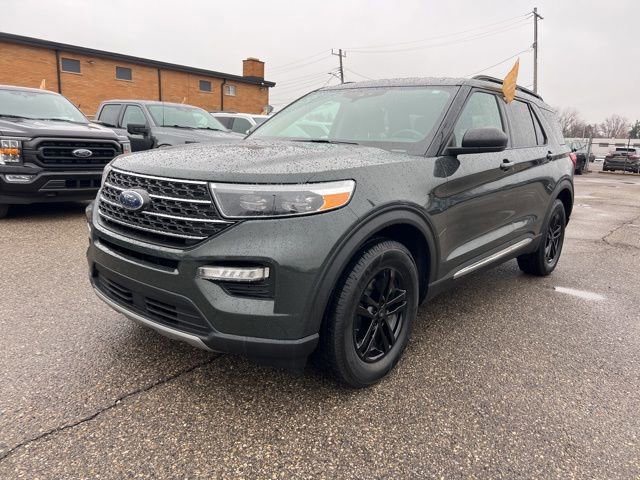 Certified 2022 Ford Explorer XLT w/ Equipment Group 202A image 7