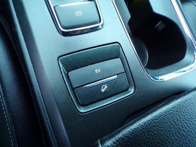 Certified 2020 Ford Fusion Energi Titanium FWD image 18