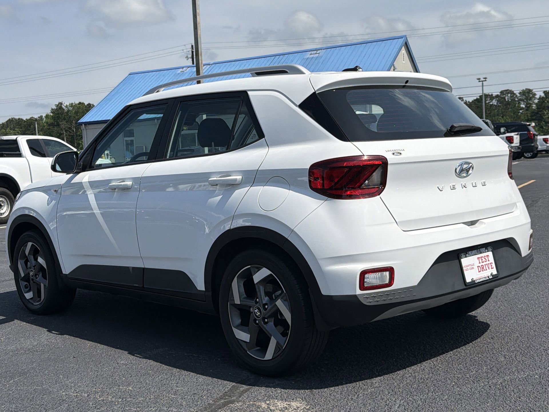Used 2023 Hyundai Venue SEL FWD image 23