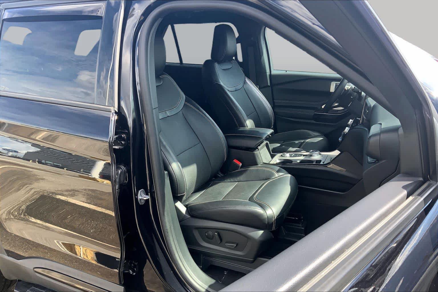 Certified 2023 Ford Explorer ST w/ Equipment Group 401A AWD/4WD image 9