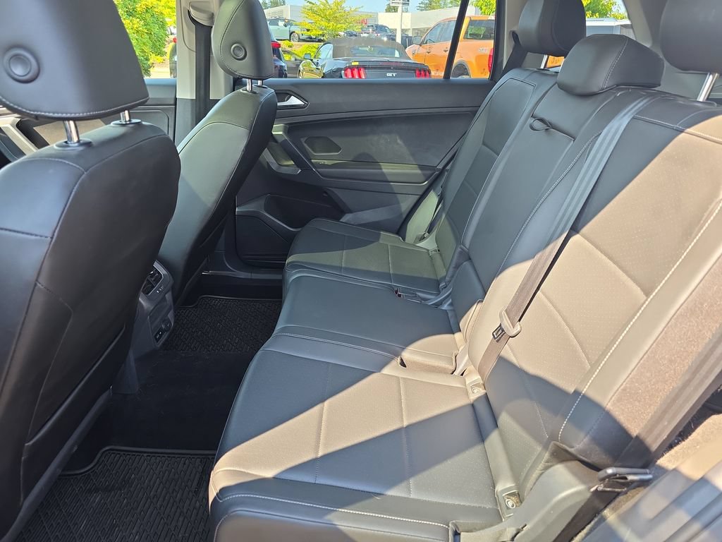 Used 2018 Volkswagen Tiguan SE AWD/4WD image 9