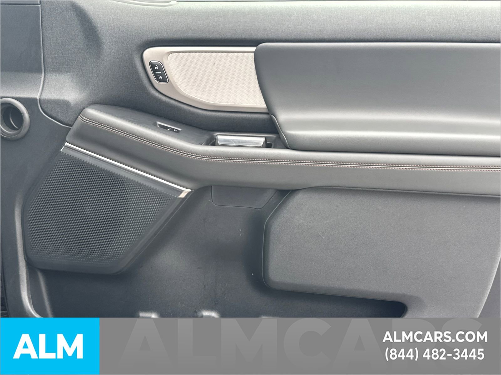 Certified 2025 Ford Expedition Active image 17