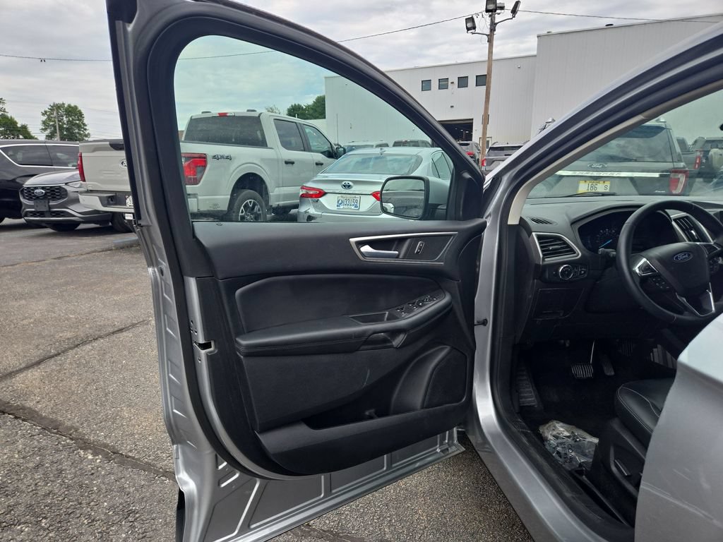 Certified 2023 Ford Edge SEL w/ Convenience Package AWD/4WD image 5