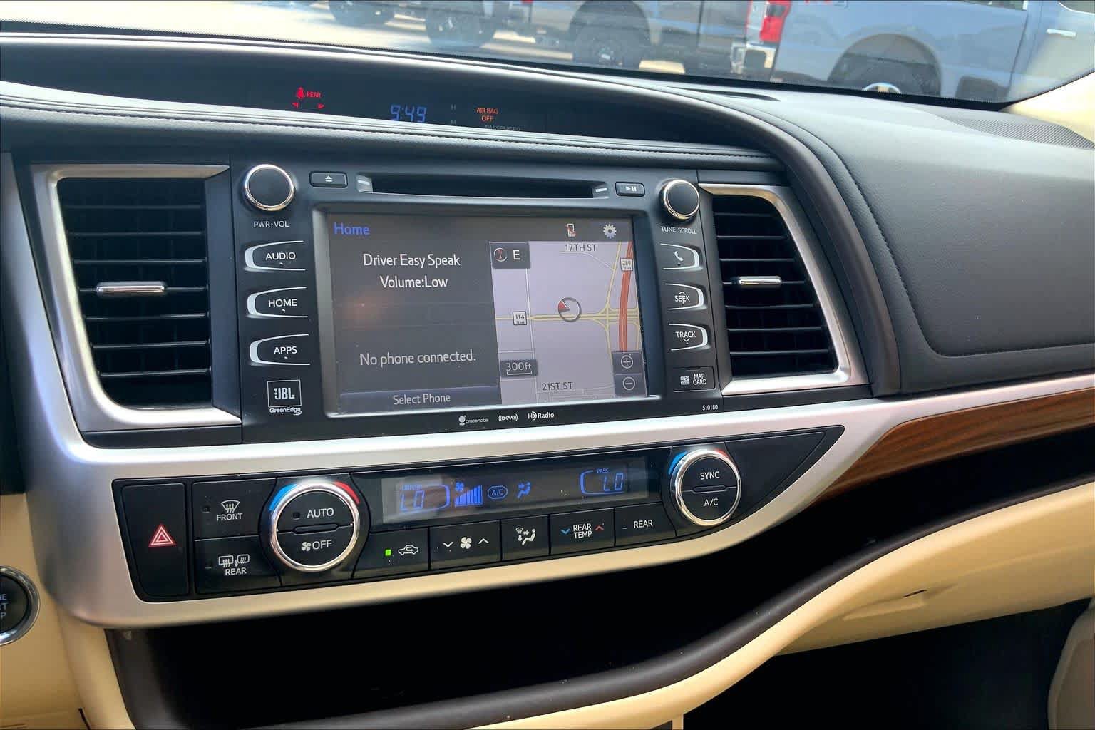 Used 2018 Toyota Highlander Limited w/ Carpet Mat Package (TMS) AWD/4WD image 34