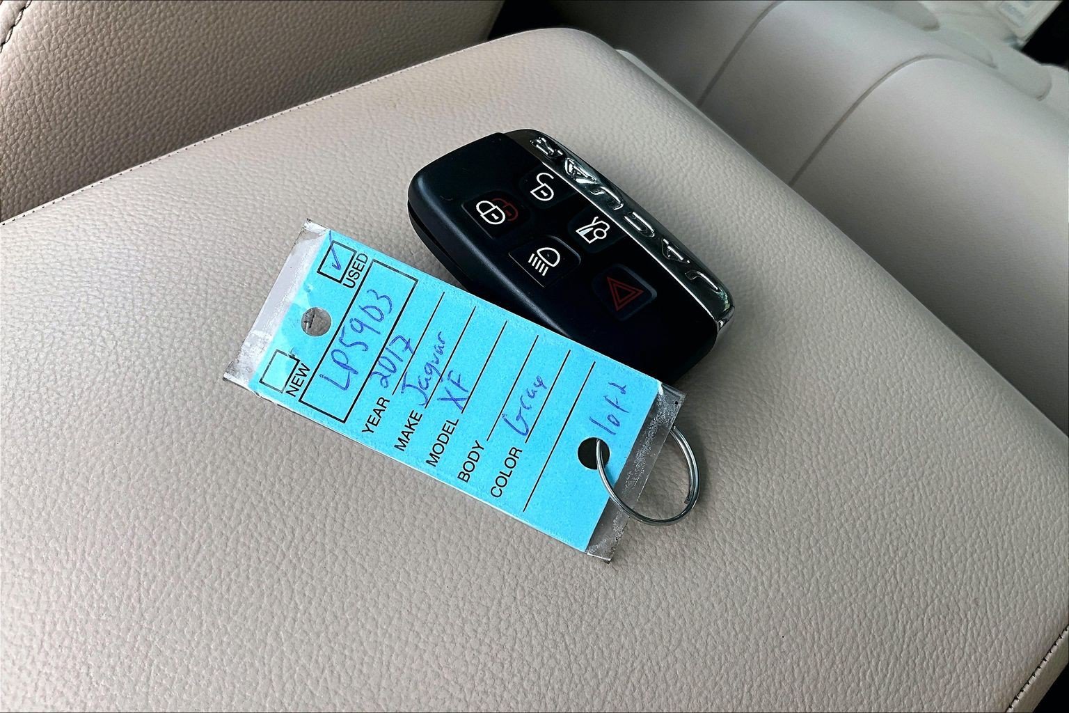 Used 2017 Jaguar XF Premium AWD/4WD image 11