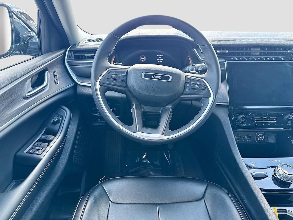 Used 2023 Jeep Grand Cherokee Limited AWD/4WD image 19
