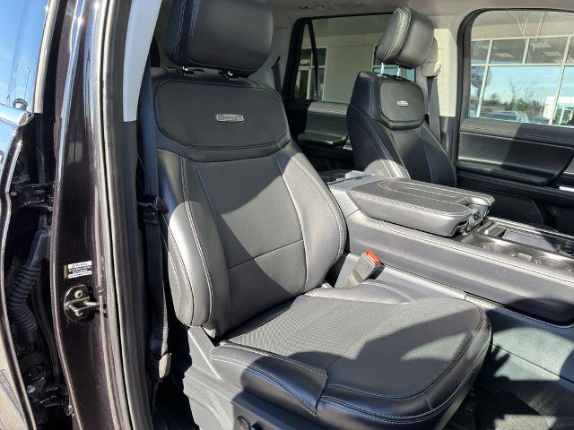 Certified 2025 Ford Expedition Platinum AWD/4WD image 10