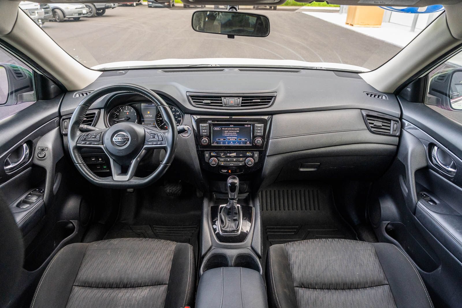 Used 2018 Nissan Rogue SV FWD image 21