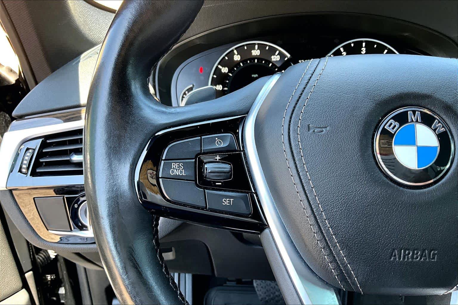 Used 2019 BMW 530i RWD image 24