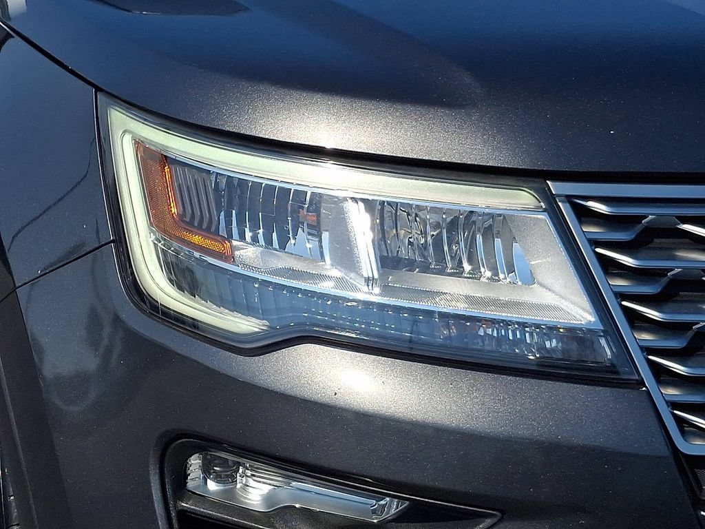 Certified 2018 Ford Explorer Platinum AWD/4WD image 9