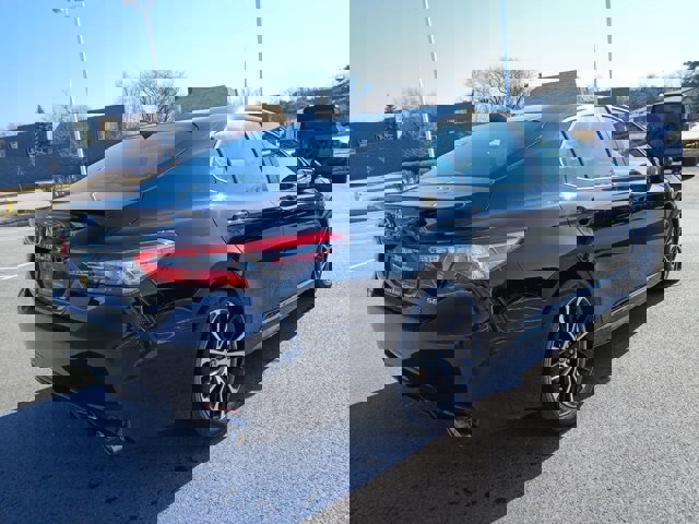 Used 2019 Toyota Camry SE image 4