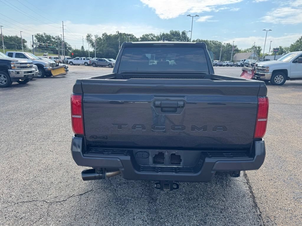 Used 2025 Toyota Tacoma SR5 AWD/4WD image 6