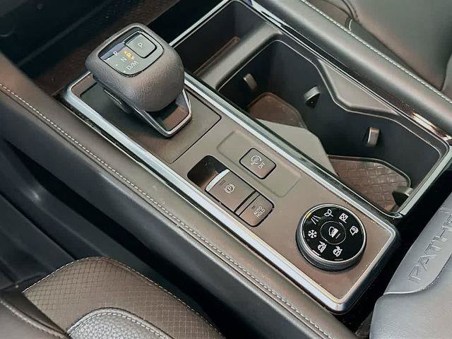 Used 2023 Nissan Pathfinder SL w/ SL Premium Package AWD/4WD image 19