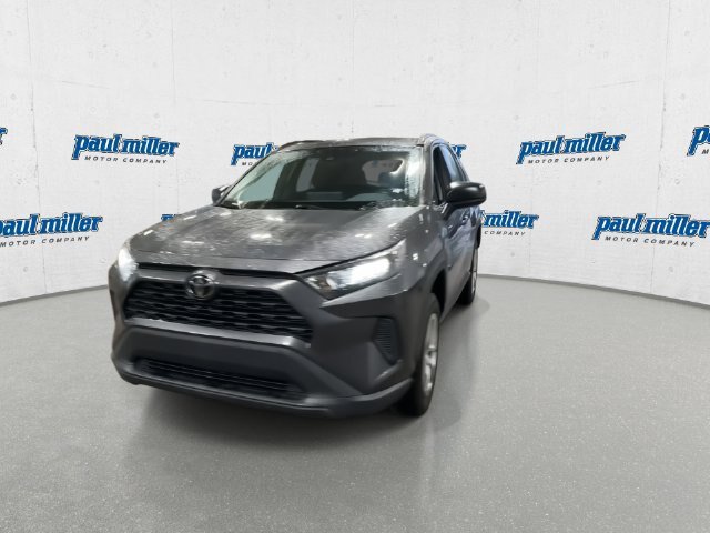 Used 2021 Toyota RAV4 LE FWD image 4