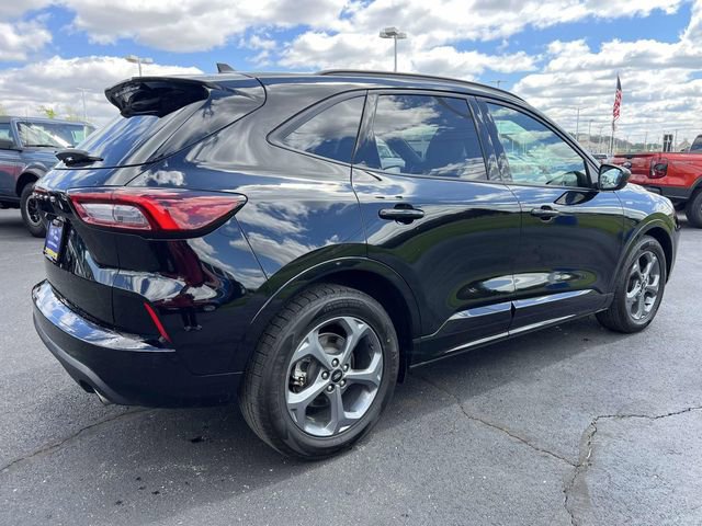Certified 2023 Ford Escape ST-Line w/ Cold Weather Package FWD image 5