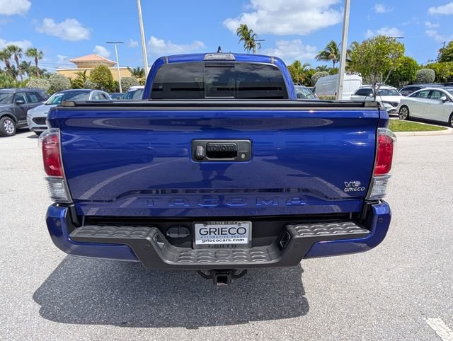 Used 2022 Toyota Tacoma TRD Sport w/ Technology Package RWD image 2