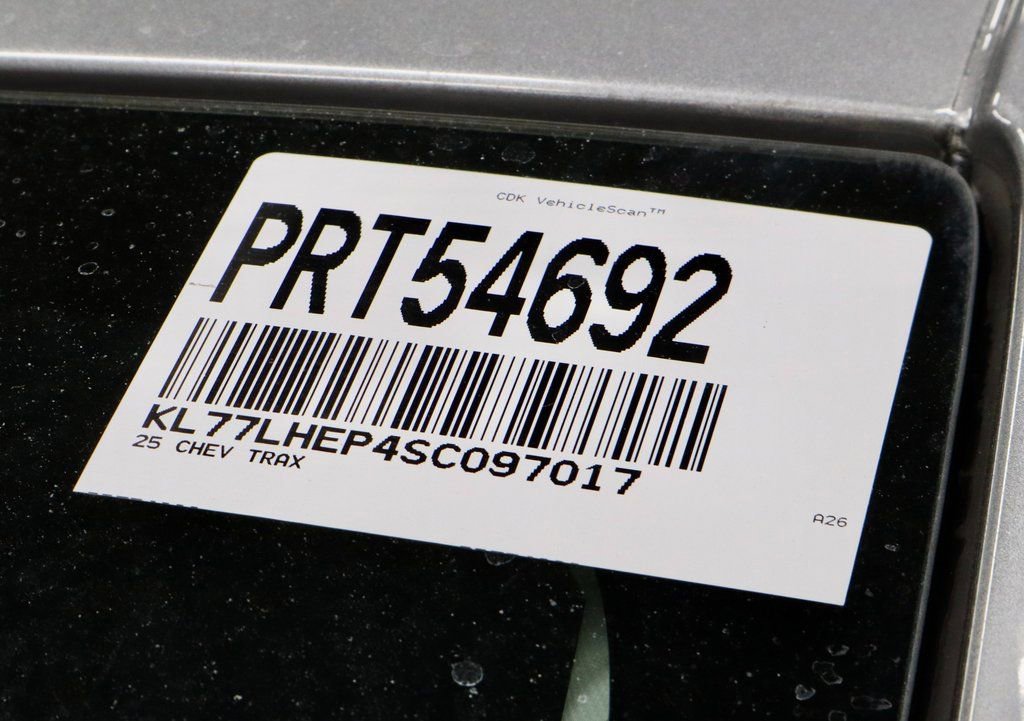 Used 2025 Chevrolet Trax LT w/ Driver Confidence Package image 36