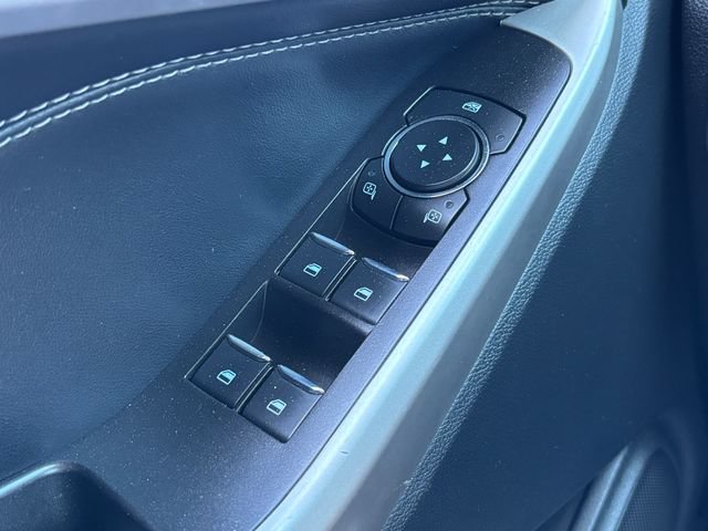 Certified 2022 Ford Explorer XLT w/ Equipment Group 202A AWD/4WD image 22