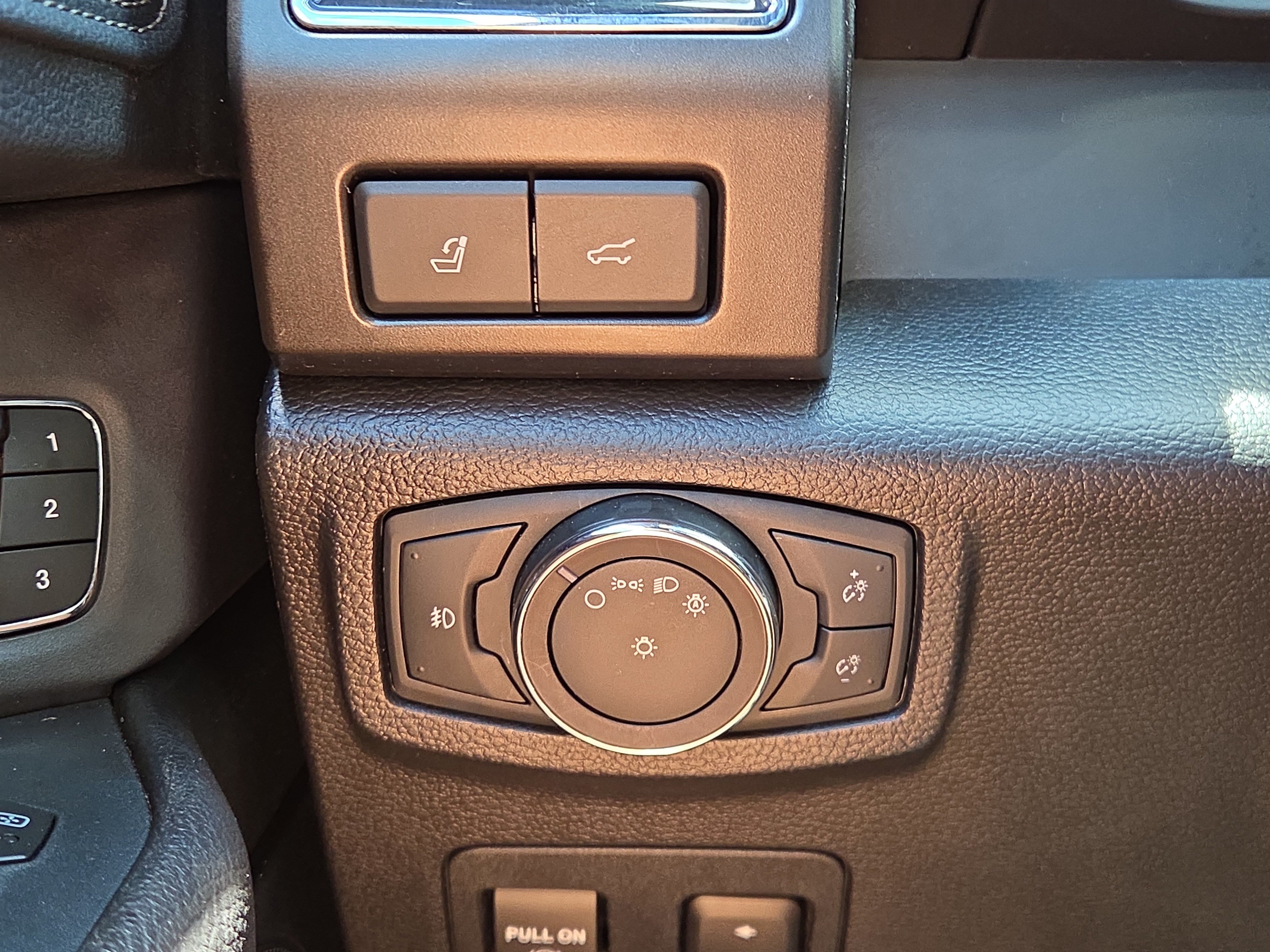 Certified 2018 Ford Expedition Limited w/ Equipment Group 301A RWD image 32