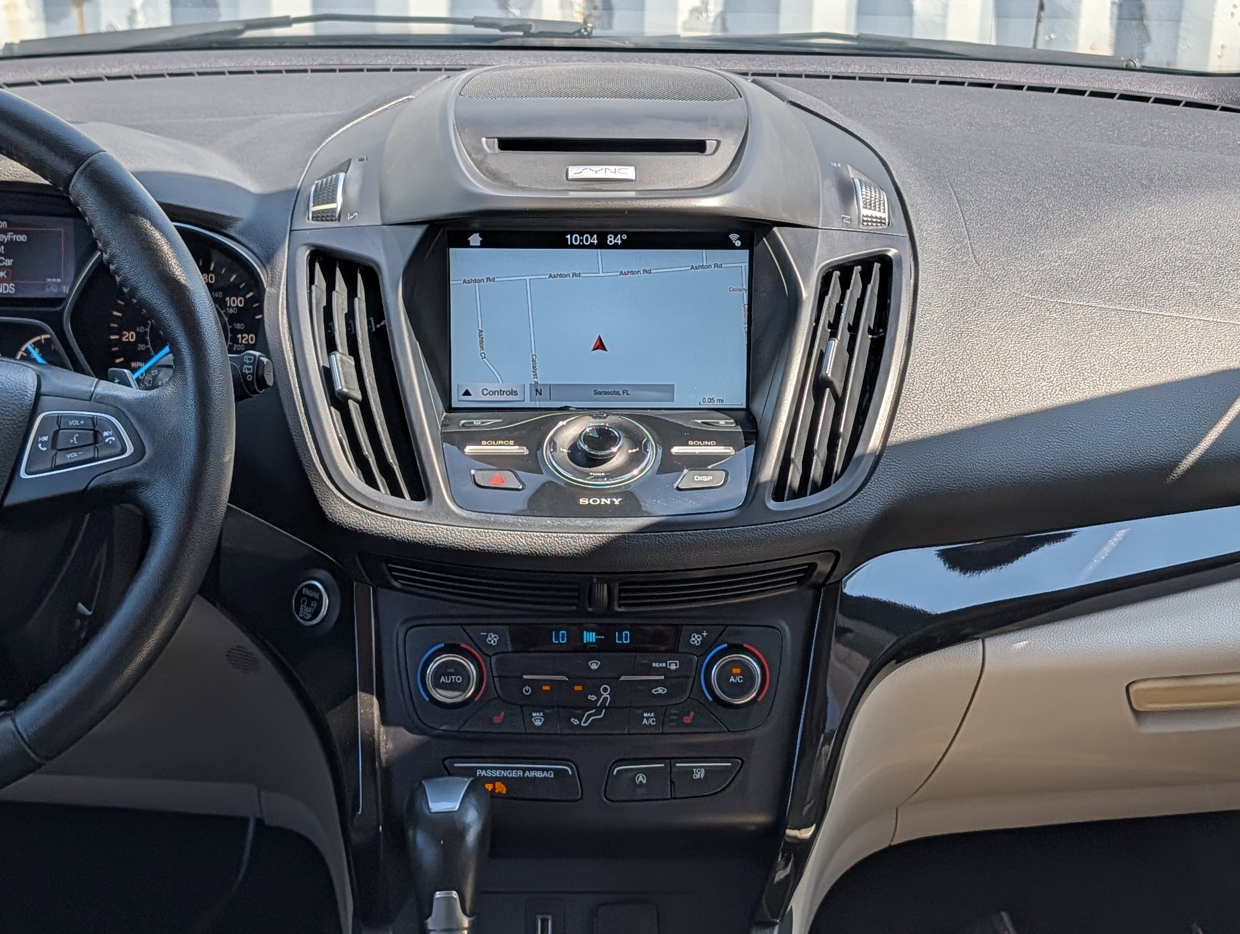 Certified 2017 Ford Escape Titanium FWD image 19