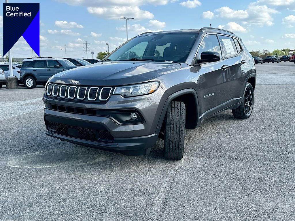 Used 2022 Jeep Compass Latitude image 1