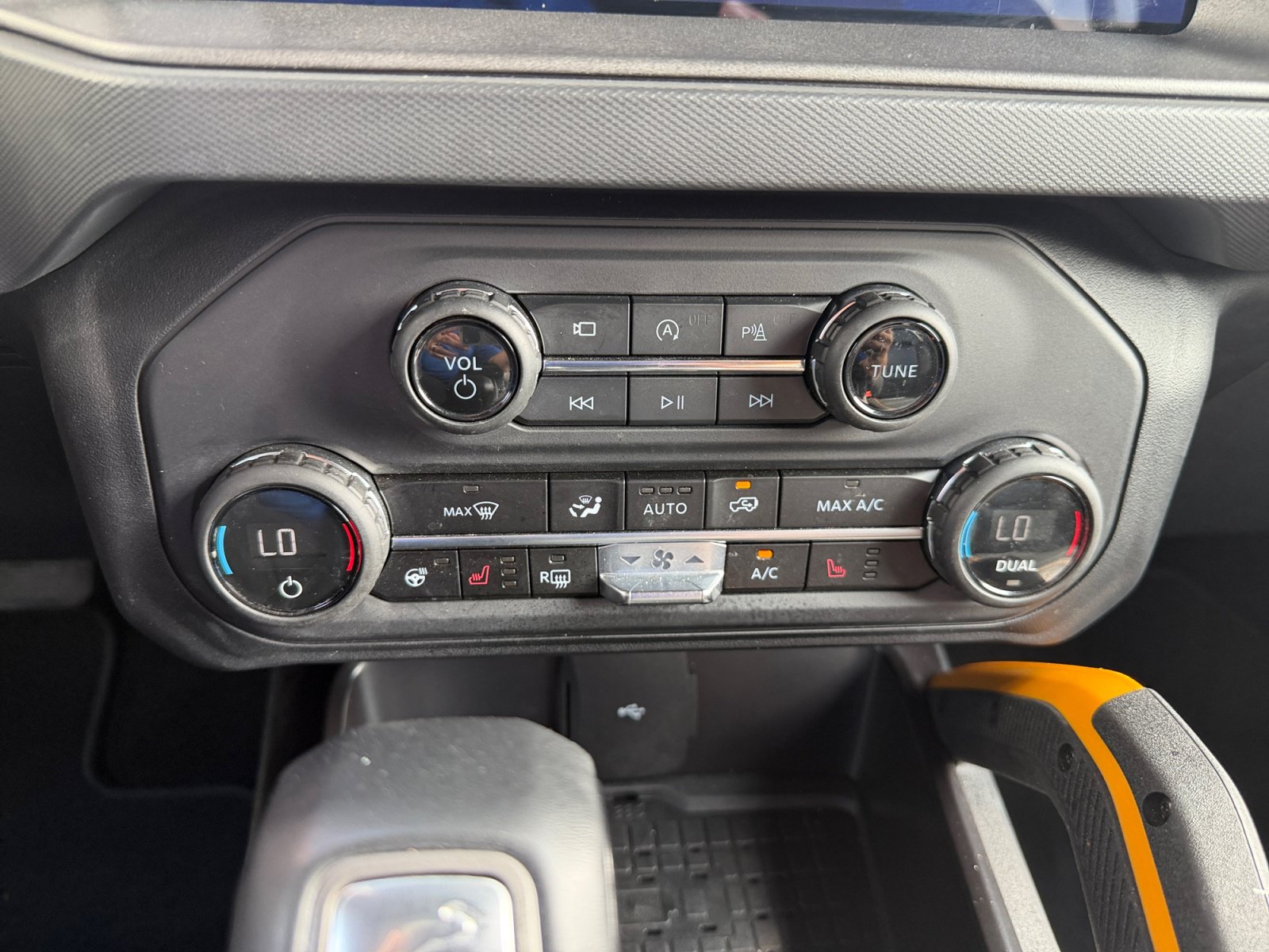 Certified 2024 Ford Bronco Badlands AWD/4WD image 23